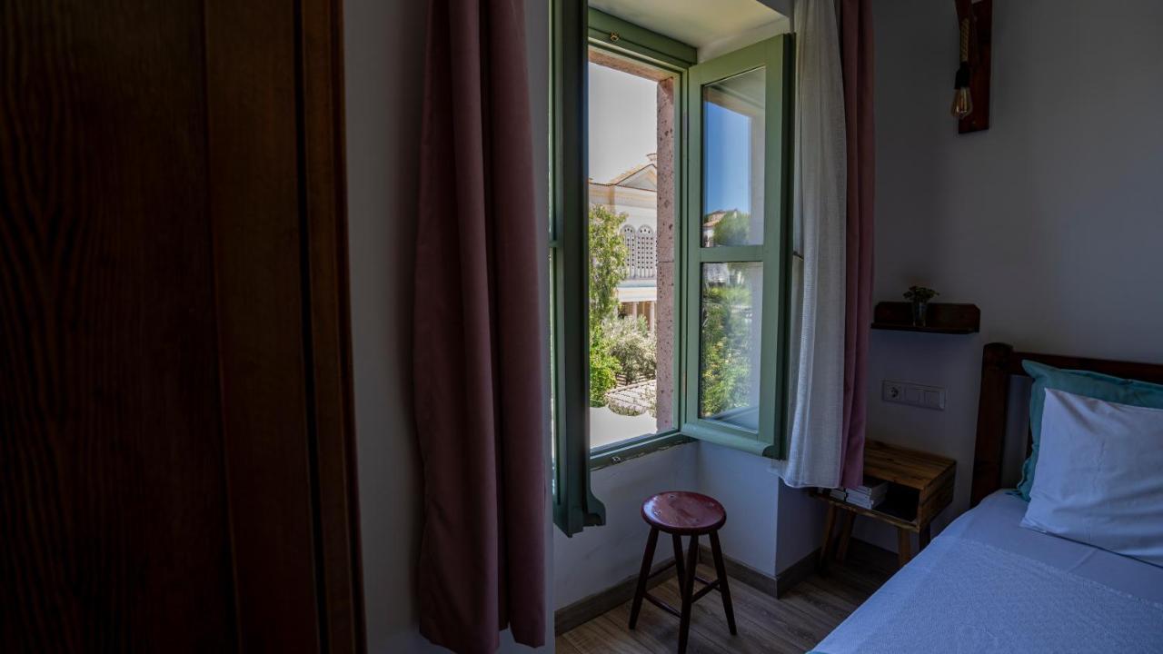 Ayisigi Hotel Ayvalik Exterior photo